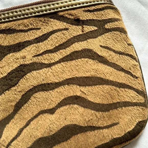 Venus animal print wristlet chain handle velvet - Picture 3 of 5